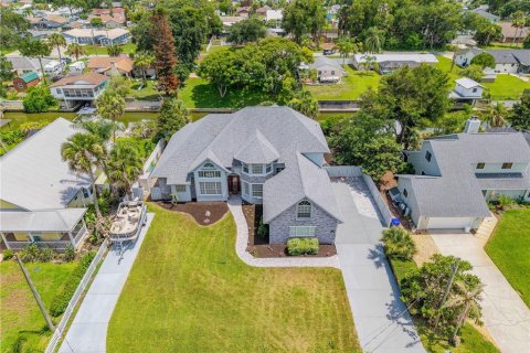 House in Edgewater, Florida 4 bedrooms, 355.82 sq.m. № 2140715 - photo 5