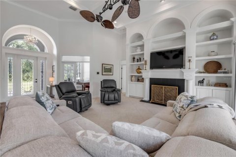House in Edgewater, Florida 4 bedrooms, 355.82 sq.m. № 2140715 - photo 20