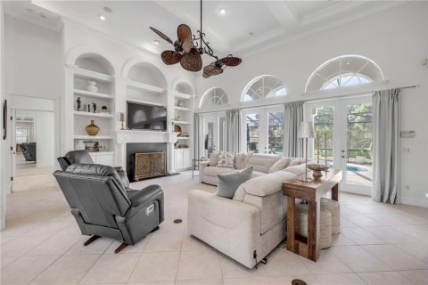 House in Edgewater, Florida 4 bedrooms, 355.82 sq.m. № 2140715 - photo 15
