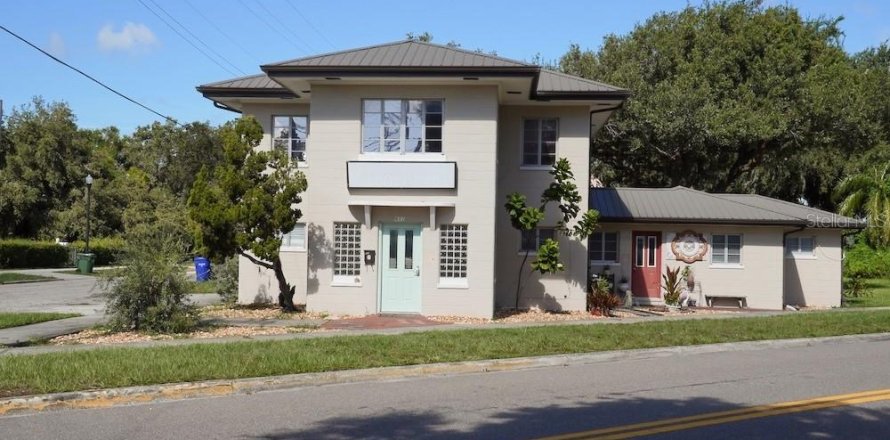 Commercial property in Winter Haven, Florida 352.66 sq.m. № 1894481