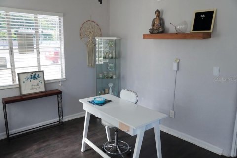 Commercial property in Winter Haven, Florida 352.66 sq.m. № 1894481 - photo 9