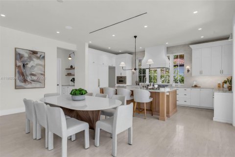 Купить виллу или дом в Саут-Майами, Флорида 5 спален, 349.22м2, № 1931286 - фото 28