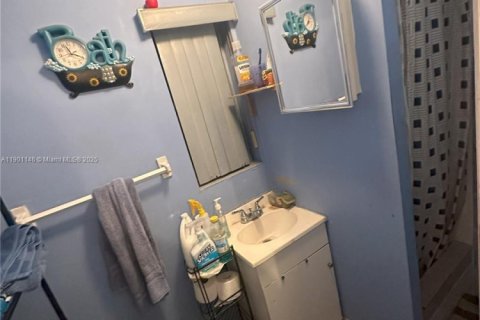 Casa en venta en Miami, Florida, 4 dormitorios, 143.07 m2 № 1951463 - foto 11