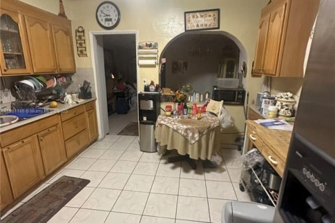 Casa en venta en Miami, Florida, 4 dormitorios, 143.07 m2 № 1951463 - foto 9