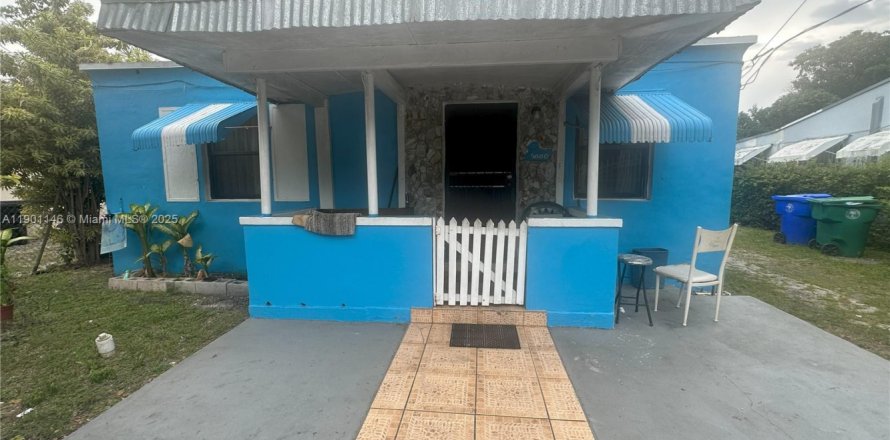 Casa en Miami, Florida 4 dormitorios, 143.07 m2 № 1951463