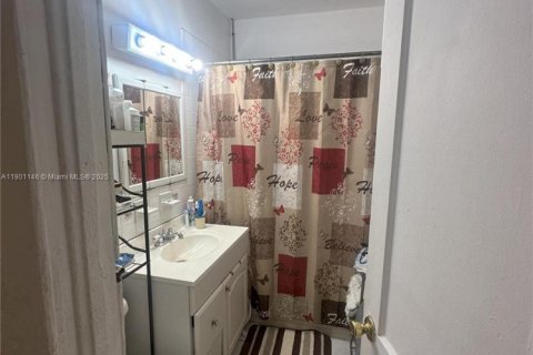 Casa en venta en Miami, Florida, 4 dormitorios, 143.07 m2 № 1951463 - foto 7