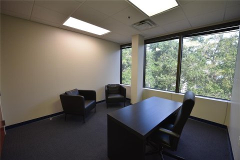 Immobilier commercial à louer à Altamonte Springs, Floride: 1441.84 m2 № 1636456 - photo 17