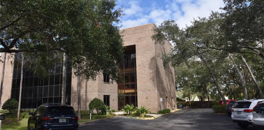 Immobilier commercial à Altamonte Springs, Floride 1441.84 m2 № 1636456
