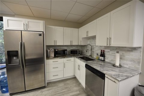 Immobilier commercial à louer à Altamonte Springs, Floride: 1441.84 m2 № 1636456 - photo 25