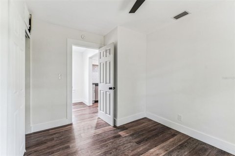 Immobilier commercial à vendre à Saint Petersburg, Floride: 4 chambres, 122.63 m2 № 1900696 - photo 21