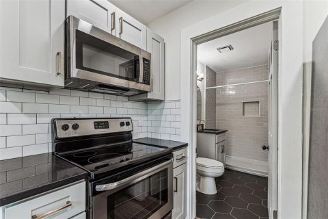 Immobilier commercial à vendre à Saint Petersburg, Floride: 4 chambres, 122.63 m2 № 1900696 - photo 27