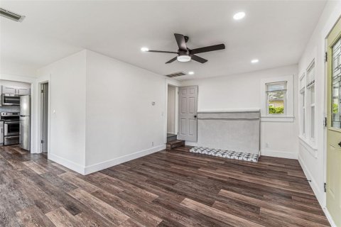 Immobilier commercial à vendre à Saint Petersburg, Floride: 4 chambres, 122.63 m2 № 1900696 - photo 15