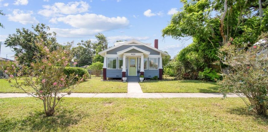 Immobilier commercial à Saint Petersburg, Floride 4 chambres, 122.63 m2 № 1900696