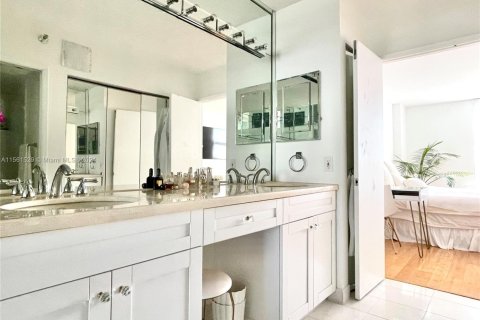 Copropriété à vendre à Aventura, Floride: 2 chambres, 126.81 m2 № 1811173 - photo 18