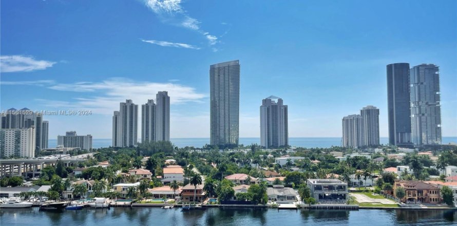Condo à Aventura, Floride, 2 chambres № 1811173