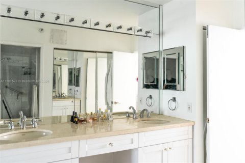 Copropriété à vendre à Aventura, Floride: 2 chambres, 126.81 m2 № 1811173 - photo 14