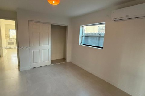 Casa en alquiler en Miami, Florida, 1 dormitorio, 53.88 m2 № 2011535 - foto 7