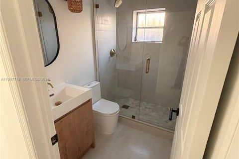 Снять в аренду виллу или дом в Майами, Флорида 1 спальня, 53.88м2, № 2011535 - фото 13