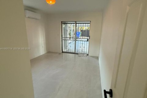Casa en alquiler en Miami, Florida, 1 dormitorio, 53.88 m2 № 2011535 - foto 5