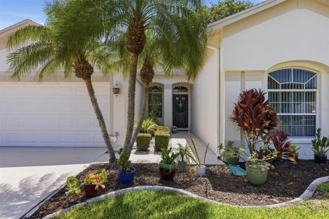 House in Bradenton, Florida 4 bedrooms, 189.61 sq.m. № 2202318 - photo 2