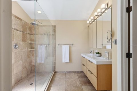 House in Bradenton, Florida 4 bedrooms, 189.61 sq.m. № 2202318 - photo 12