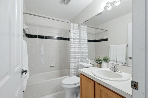 House in Bradenton, Florida 4 bedrooms, 189.61 sq.m. № 2202318 - photo 17