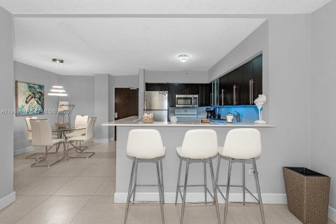 Copropriété à louer à Miami Beach, Floride: 2 chambres, 98.29 m2 № 2051591 - photo 18