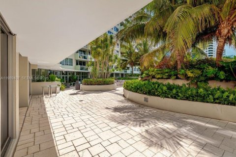 Copropriété à louer à Miami Beach, Floride: 2 chambres, 98.29 m2 № 2051591 - photo 25