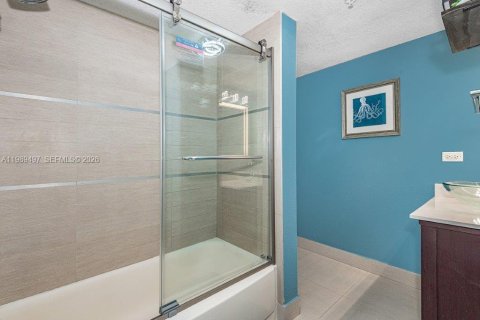 Copropriété à louer à Miami Beach, Floride: 2 chambres, 98.29 m2 № 2051591 - photo 7