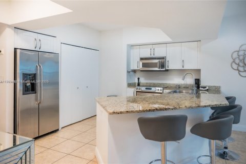 Copropriété à vendre à Aventura, Floride: 2 chambres, 116.78 m2 № 1966336 - photo 4