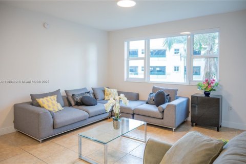 Copropriété à vendre à Aventura, Floride: 2 chambres, 116.78 m2 № 1966336 - photo 2