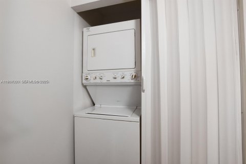 Condominio en venta en Boynton Beach, Florida, 2 dormitorios, 80.27 m2 № 2035493 - foto 10