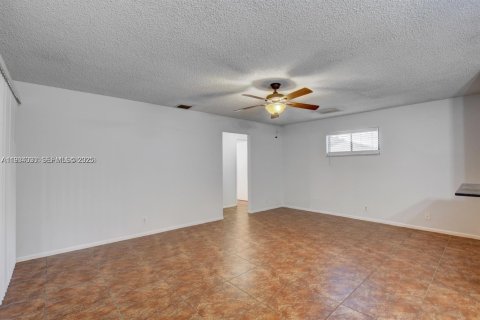 Condominio en venta en Boynton Beach, Florida, 2 dormitorios, 80.27 m2 № 2035493 - foto 4