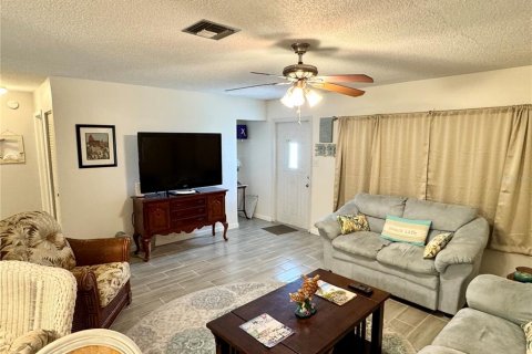 House in Port Charlotte, Florida 2 bedrooms, 85.28 sq.m. № 1869176 - photo 6
