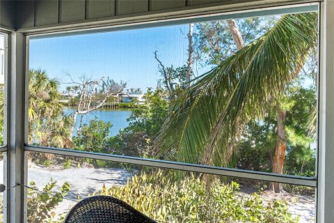 Duplex in Placida, Florida 2 bedrooms, 91.97 sq.m. № 1528162 - photo 21