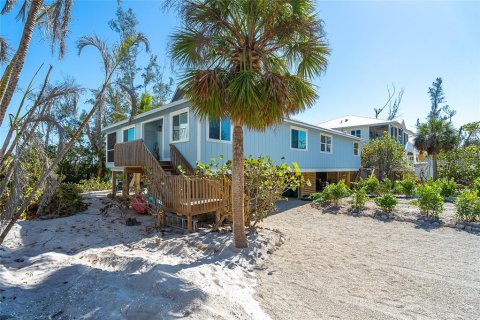 Duplex in Placida, Florida 2 bedrooms, 91.97 sq.m. № 1528162 - photo 3