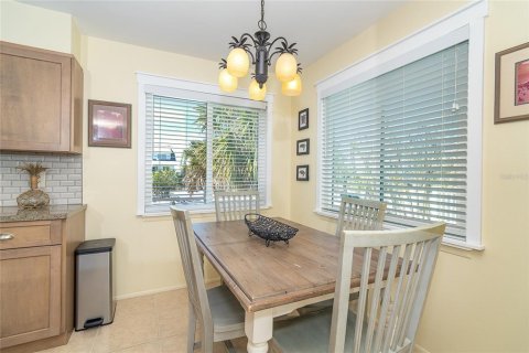 Duplex in Placida, Florida 2 bedrooms, 91.97 sq.m. № 1528162 - photo 8