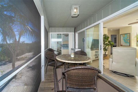 Duplex in Placida, Florida 2 bedrooms, 91.97 sq.m. № 1528162 - photo 20