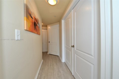 Copropriété à vendre à Fort Lauderdale, Floride: 2 chambres, 125.42 m2 № 1998109 - photo 15