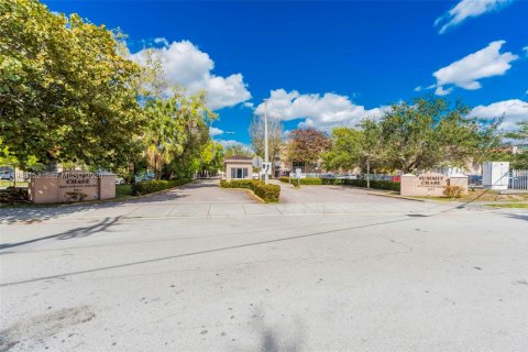 Кондоминиум с 1 спальней в Майами, Флорида № 2030390