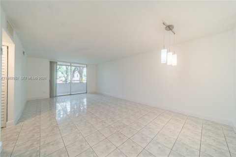 Купить кондоминиум в Майами, Флорида 1 спальня, 72.19м2, № 2030390 - фото 22