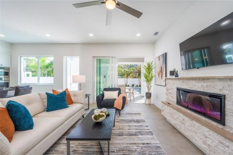 Casa en venta en Sarasota, Florida, 6 dormitorios, 254.83 m2 № 1246812 - foto 13