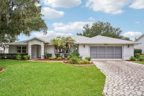 House in Leesburg, Florida 3 bedrooms, 196.12 sq.m. № 2230985