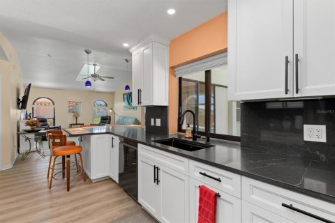 Casa en venta en Port Charlotte, Florida, 3 dormitorios, 200.85 m2 № 2418863 - foto 10