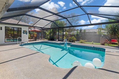 Casa en venta en Port Charlotte, Florida, 3 dormitorios, 200.85 m2 № 2418863 - foto 3