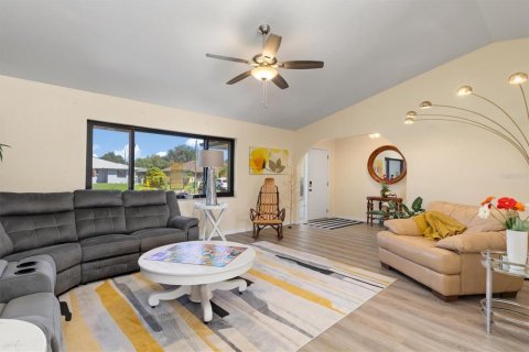 Casa en venta en Port Charlotte, Florida, 3 dormitorios, 200.85 m2 № 2418863 - foto 6