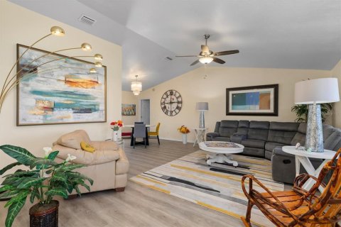 Casa en venta en Port Charlotte, Florida, 3 dormitorios, 200.85 m2 № 2418863 - foto 2