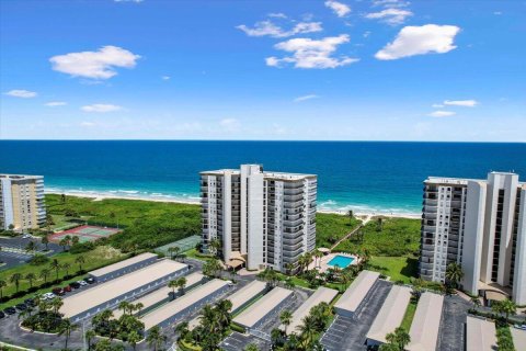Condominio en alquiler en Hutchinson Island South, Florida, 3 dormitorios, 175.77 m2 № 921004 - foto 1