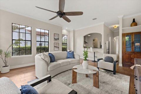 Commercial property in Orlando, Florida 6 bedrooms, 308.81 sq.m. № 1898501 - photo 3