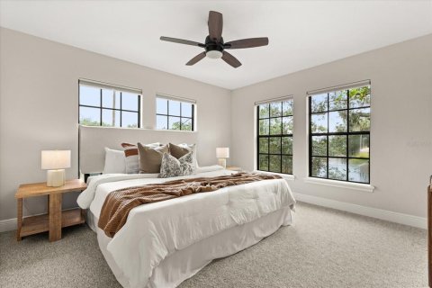 Commercial property in Orlando, Florida 6 bedrooms, 308.81 sq.m. № 1898501 - photo 13